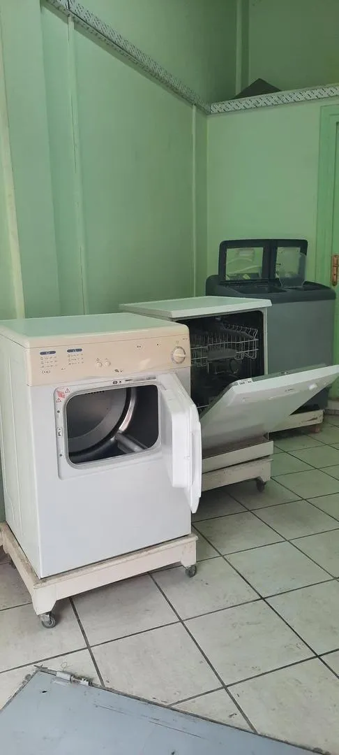 Lave-vaisselle, sèche-linge, machine à laver
