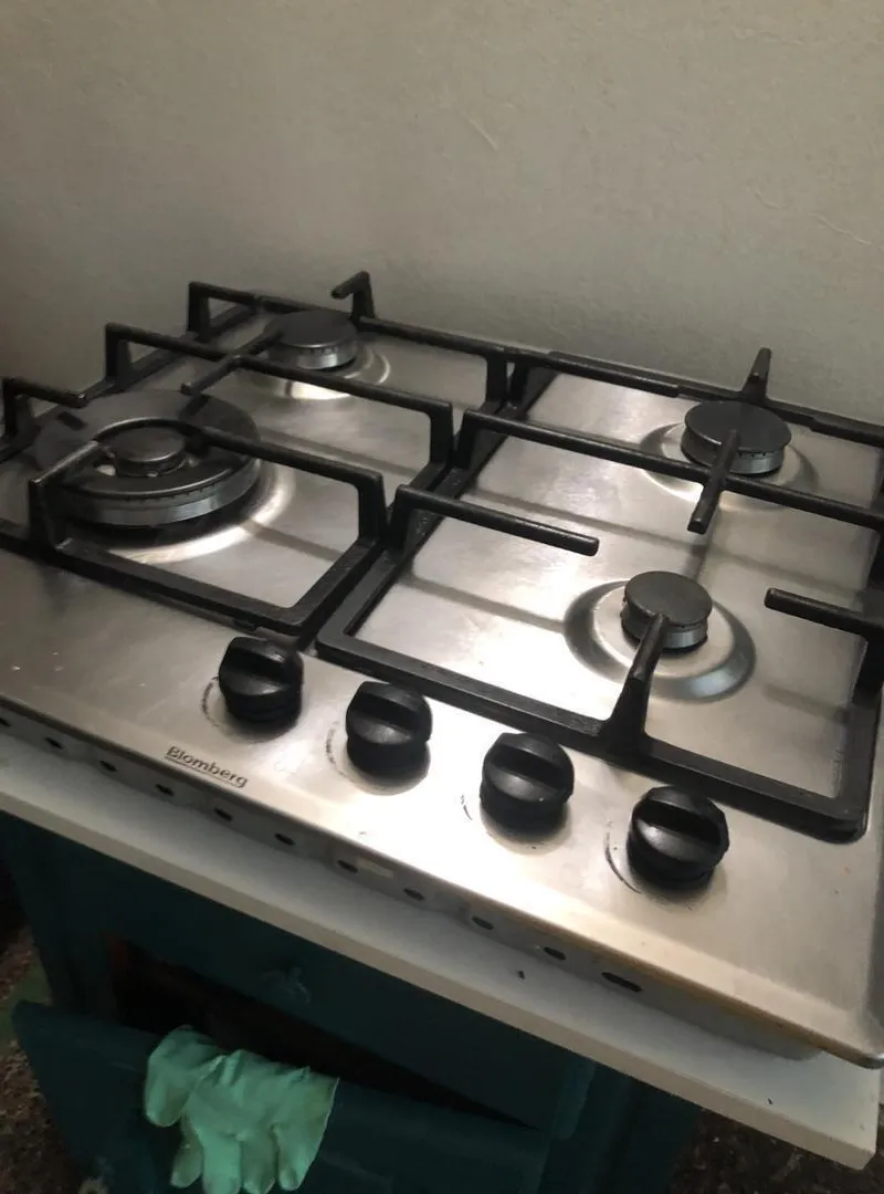 Table encastrée