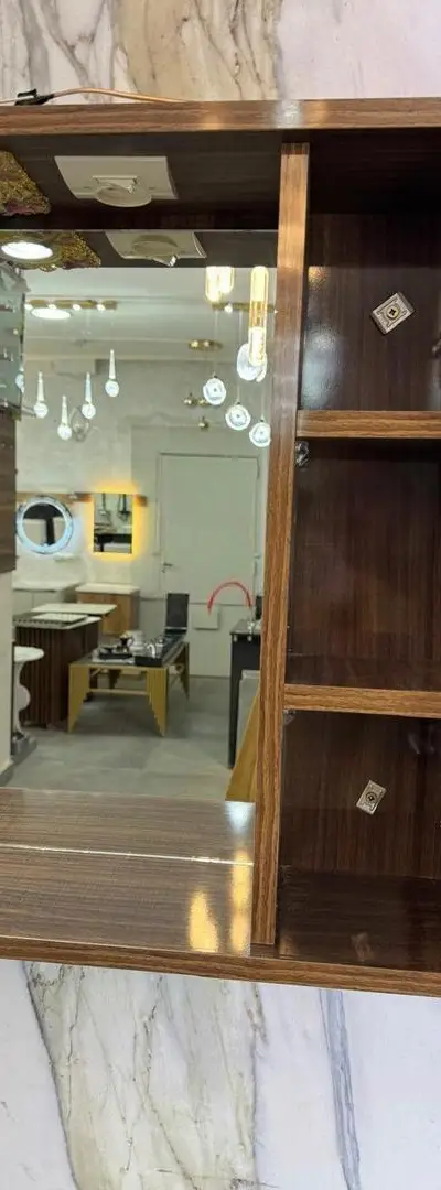 Miroir de salle de bain avec éclairage