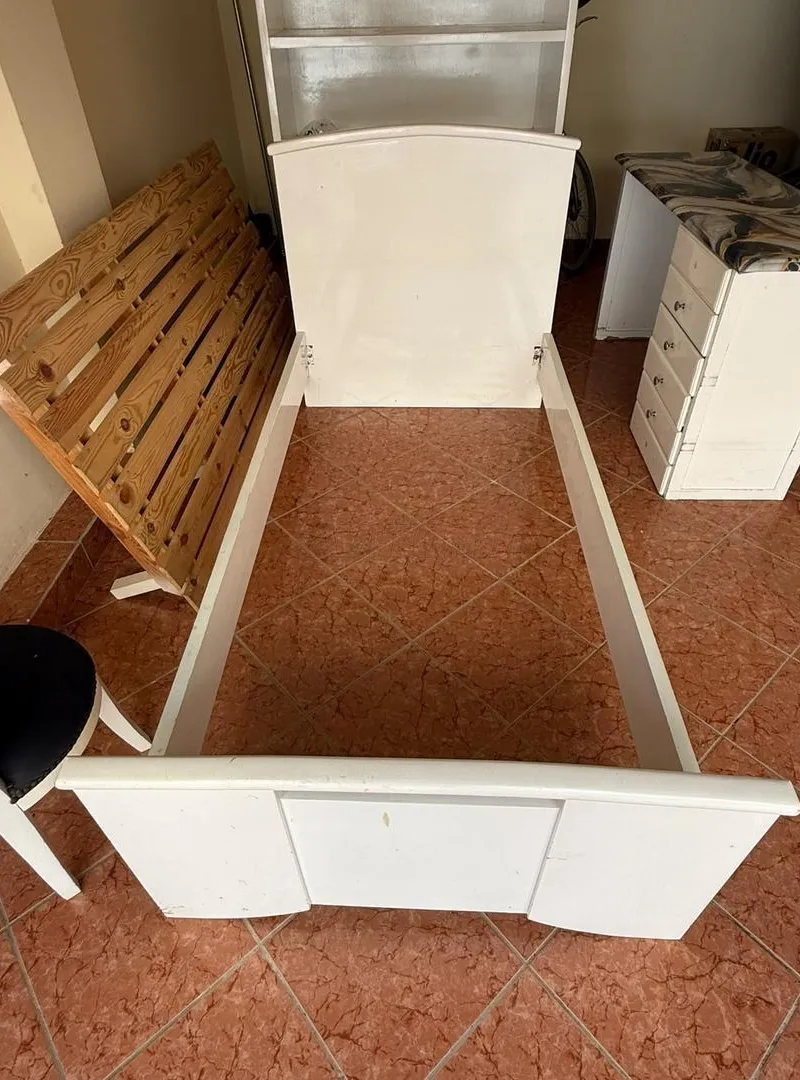 Ensemble complet de meubles en bois pour chambre d'enfant