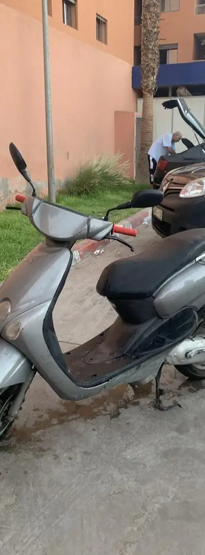 Neos Yamaha ancien gris