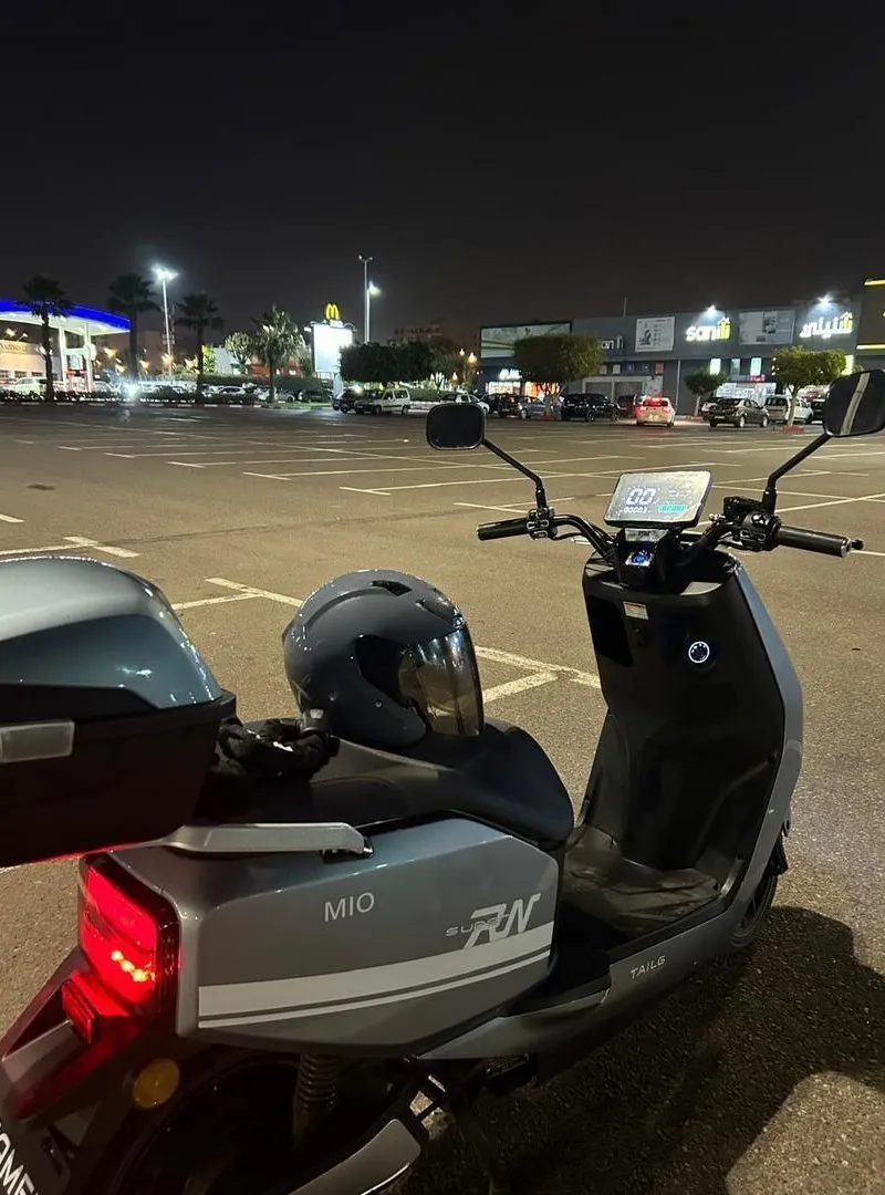 Moto électrique mio autonomie 80 vitesse 45