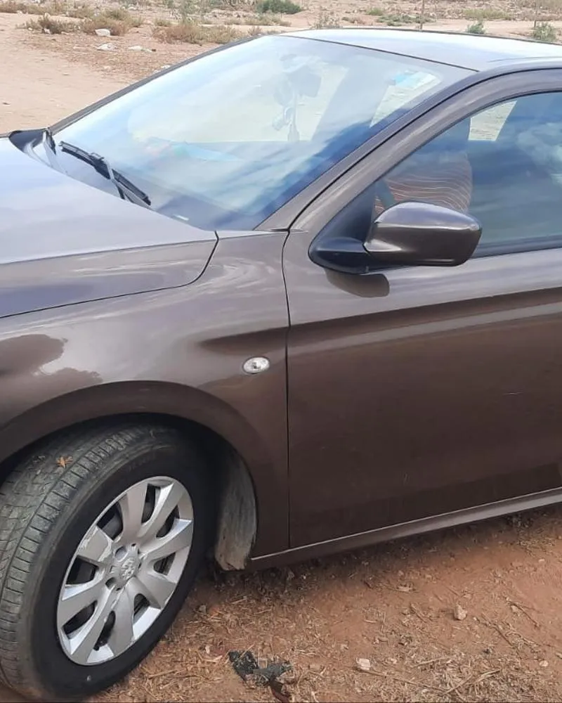 Peugeot 301 Diesel Manuelle 2017 à Kénitra