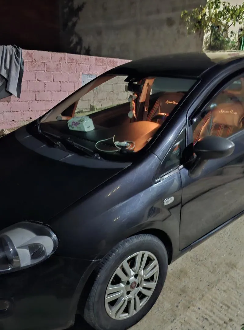 Fiat Punto bien, peu utilisée, pas d'accident