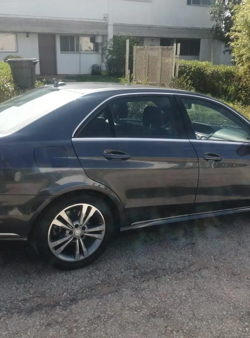 Mercedes E220