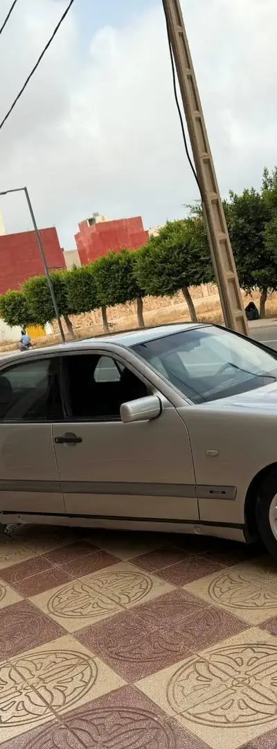 Mercedes-Benz 220 Diesel Manuelle 1996 à Nador