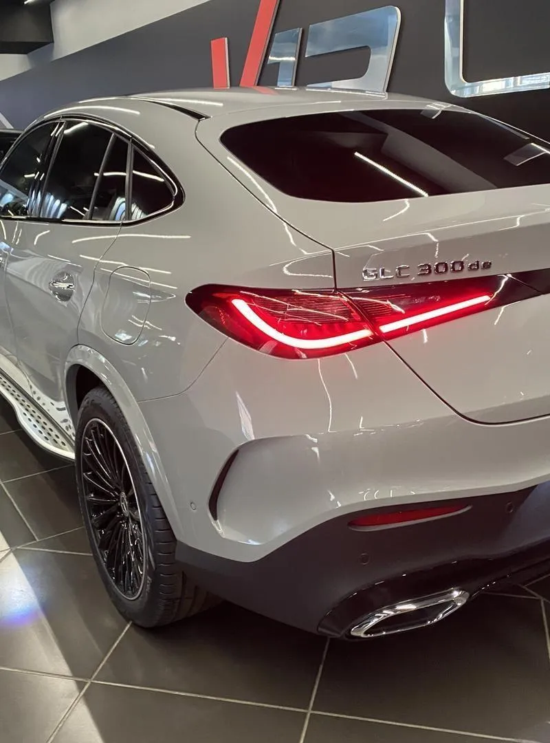 Mercedes- GLC 300de AMG LINE PLUS