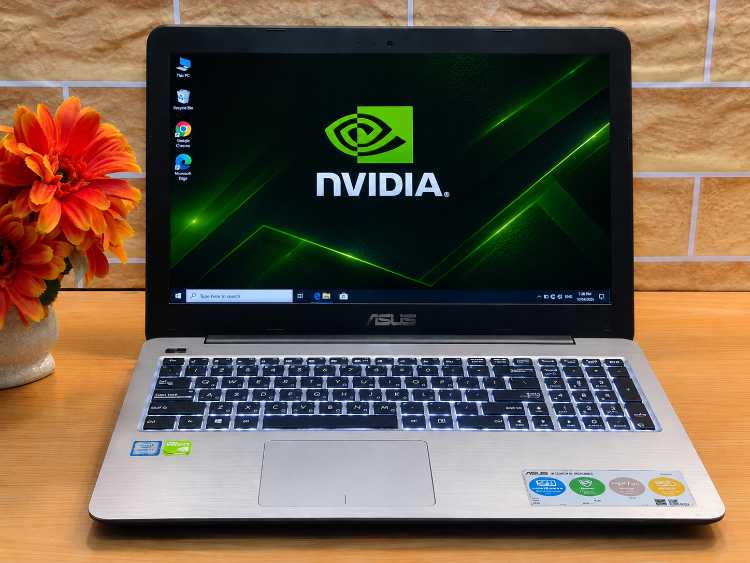 Asus i7 6eme double graphique Ram 8 dis SSD et 500