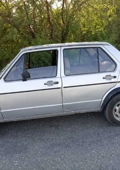 سيارة للبيع من نوع jetta