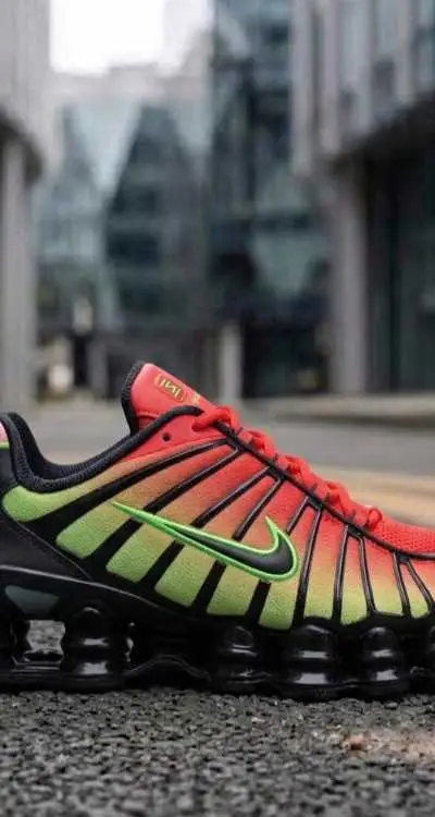 Nike Shox TL pointure 43, neuves.