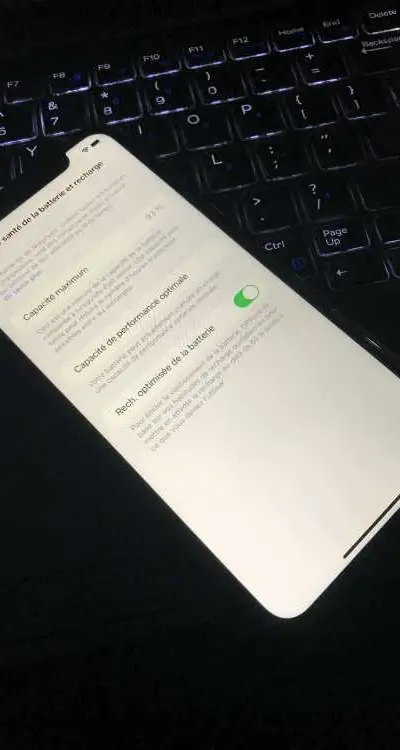 iPhone XR 64 GB Etat 93 % Black
