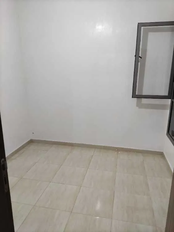 Appartement à louer (sémi meublé )