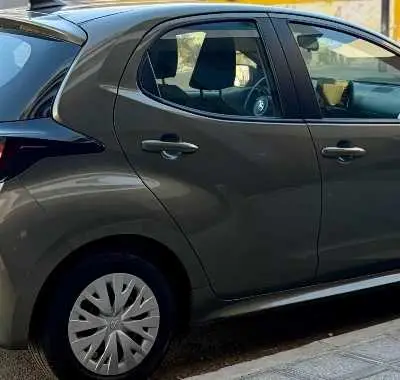Toyota yaris 16000 km quasi neuve