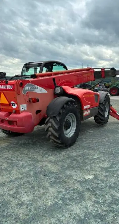 MANITOU À IMPORTER