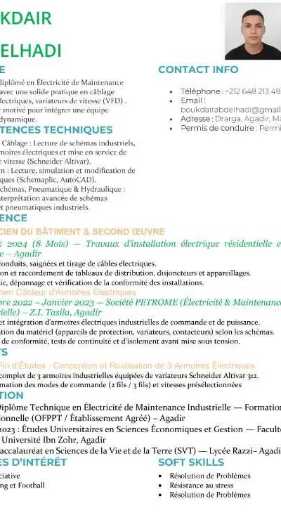 Technicien de électricité de industriel