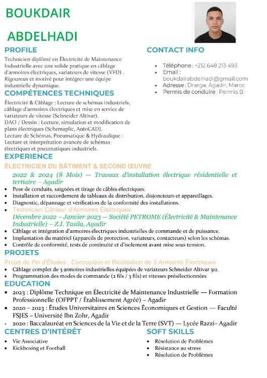Technicien de électricité de industriel