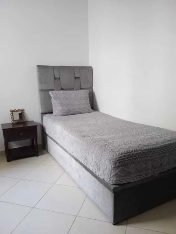Chambre meublée pour fille
