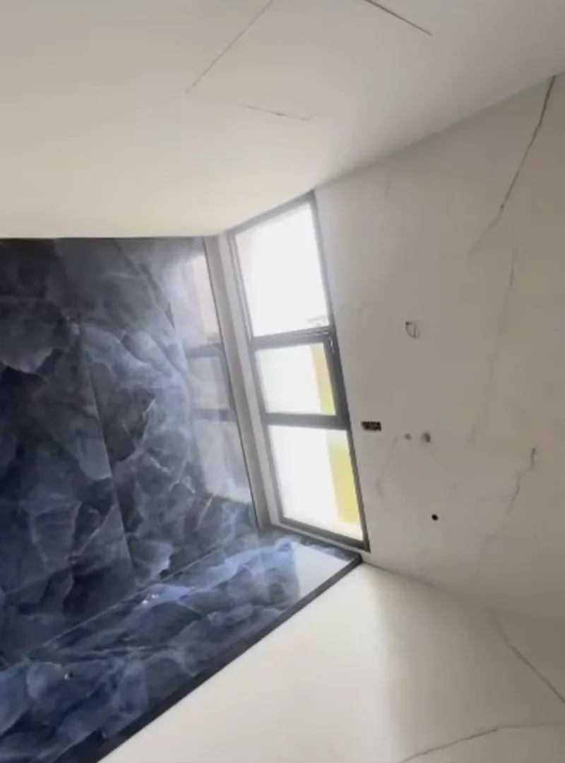Celui qui a quelque chose en carrelage ou marbre, bienvenue