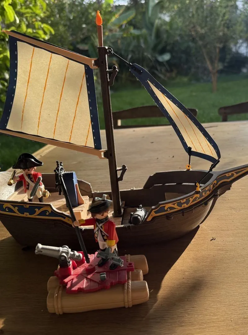 Bateau pirate Playmobil