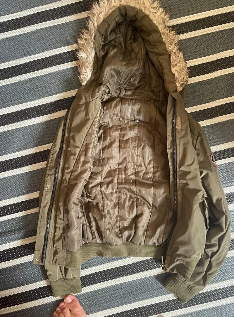Veste pour enfants au design élégant et "doré".