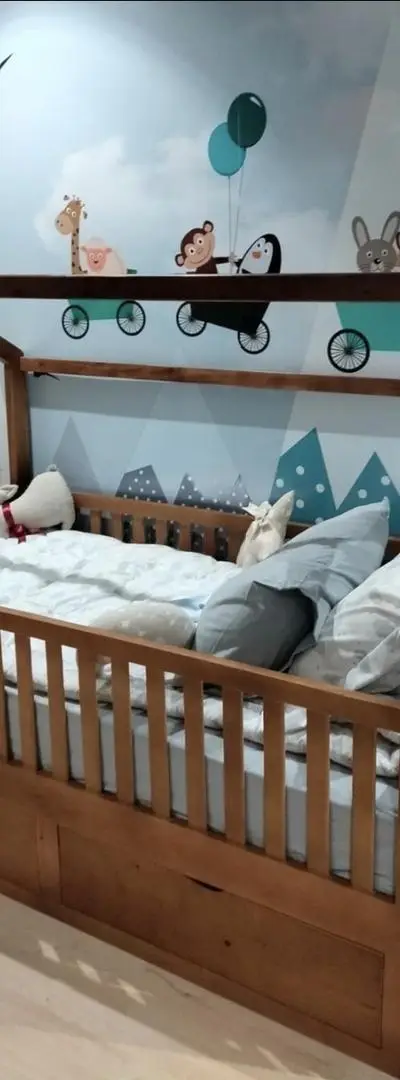 🛏️ À vendre – Lit enfant cabane en bois