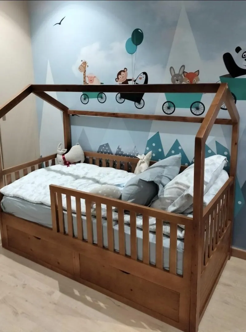 🛏️ À vendre – Lit enfant cabane en bois