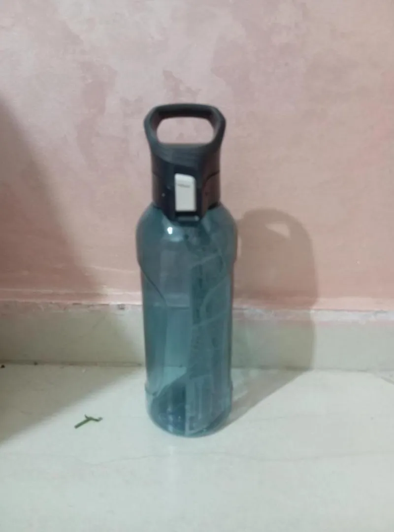 Une bouteille d'eau originale