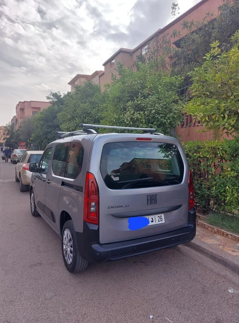 FIAT DOBLO 2024 Diesel 41000km Comme Neuve