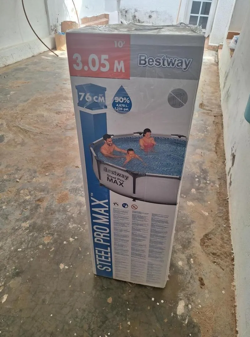 Piscine neuve et accessoires
