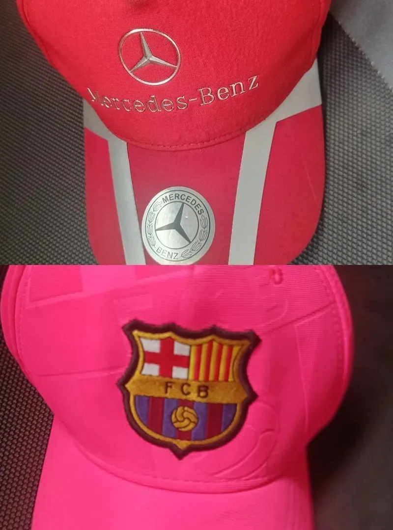 2 casquettes