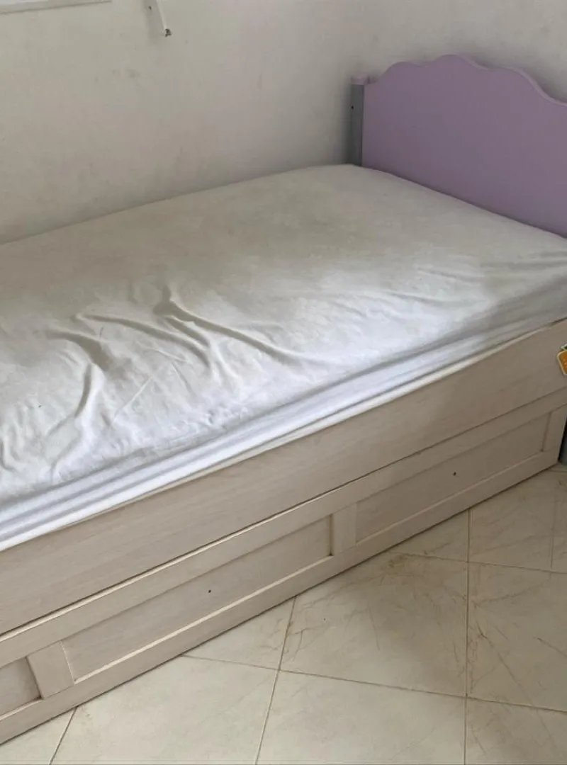 3 lits superposés avec lit tiroir bon état