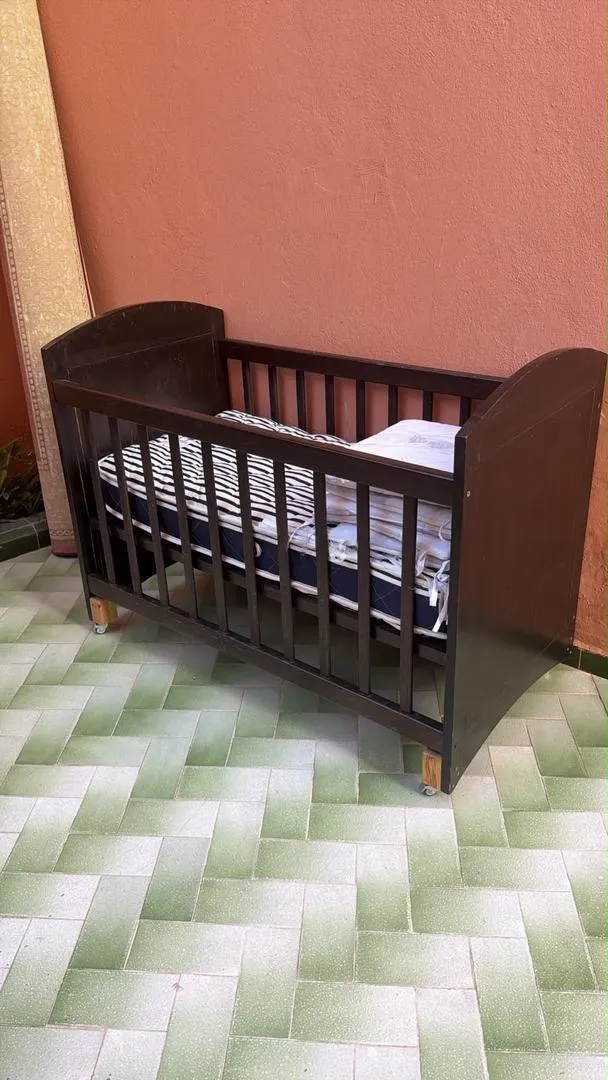Lit bébé avec matelas