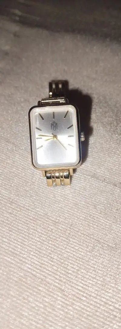 100 dirhams seulement