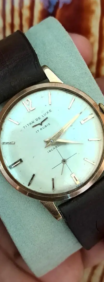 Montre Titan vintage originale propre