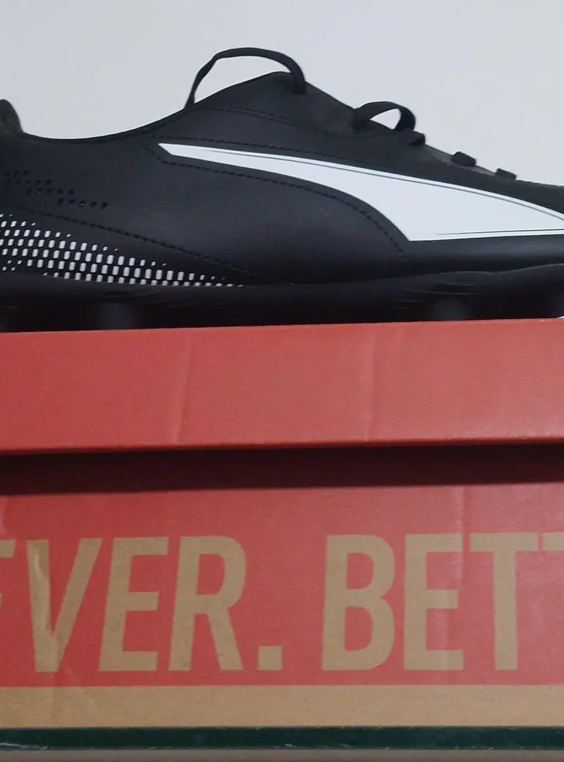 Chaussures de sport PUMA noires neuves