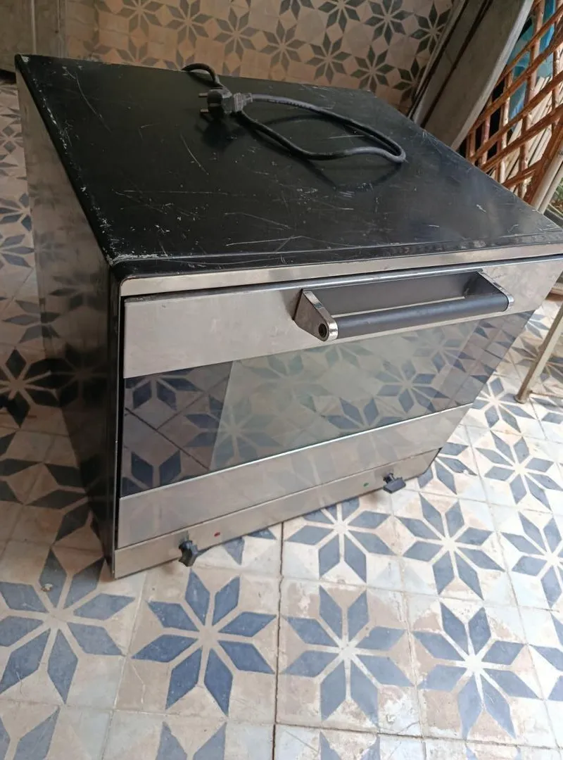Four professionnel italien