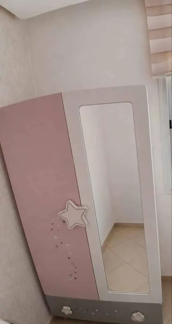 Armoire, Lit et Table de chevet pour fille