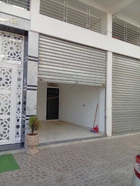 Magasin commercial à louer tri9 ain chkef