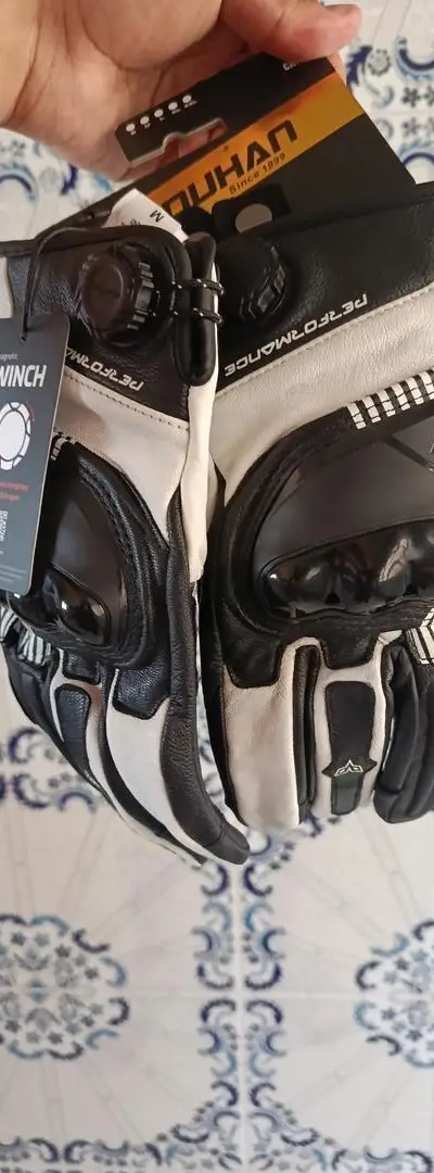 Gants de moto