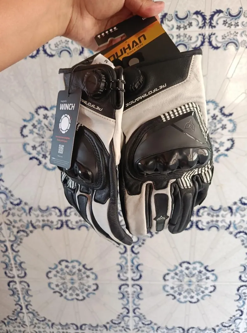 Gants de moto