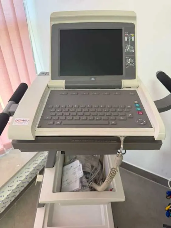 ECG 12 dérivations avec écran et imprimante intégr