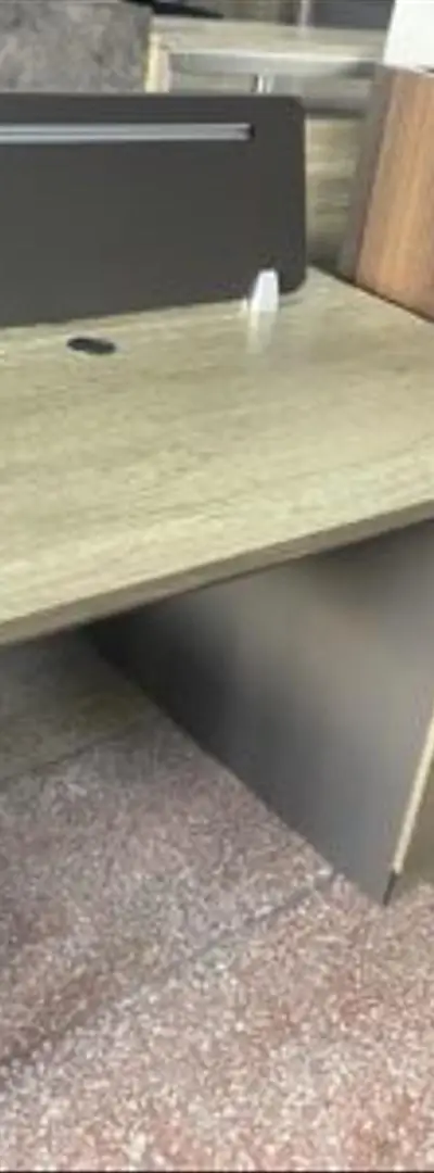 Bureau marguerite pour plusieurs personnes
