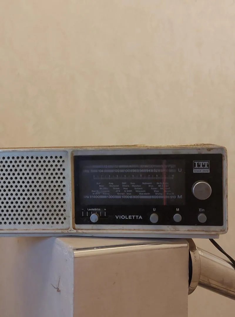 Radio vintage ITT Schaub-Lorenz Violetta 103