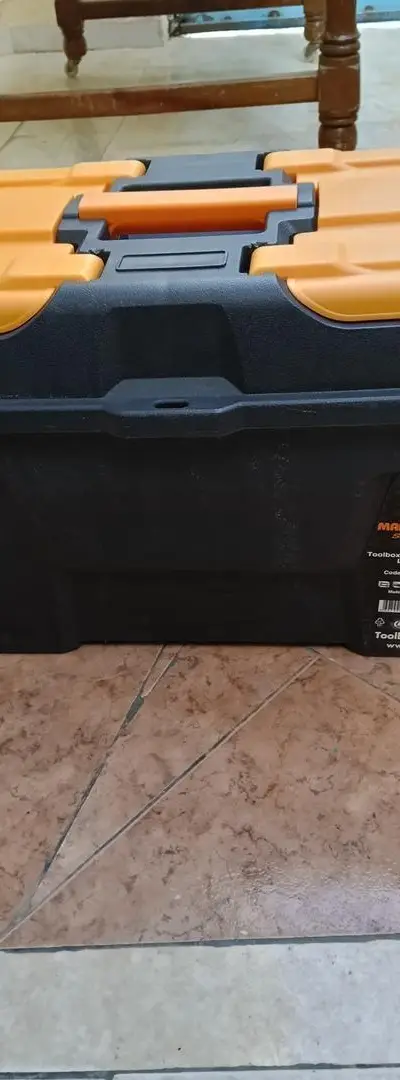 Caisse matériel pêche ou bricolage