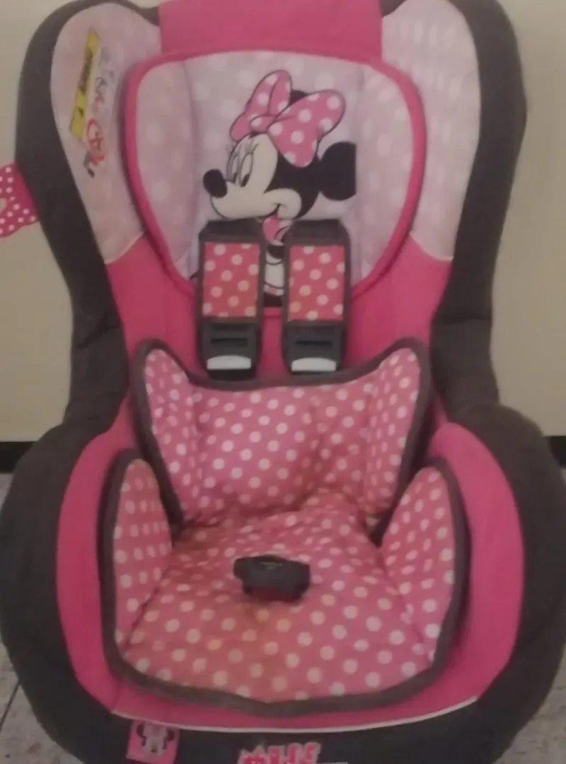 Maxi cosi . pour fillette en bonne état