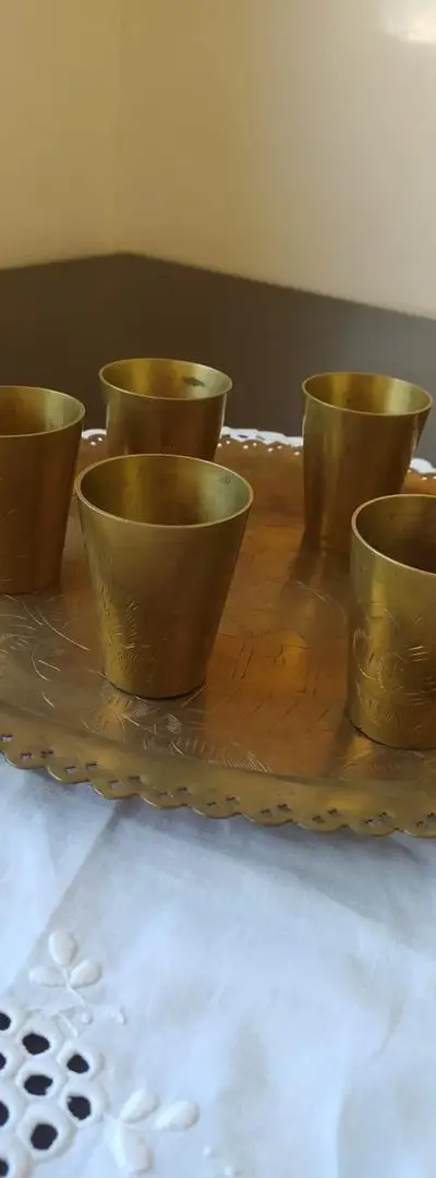 Plateau avec 6 verres en cuivre