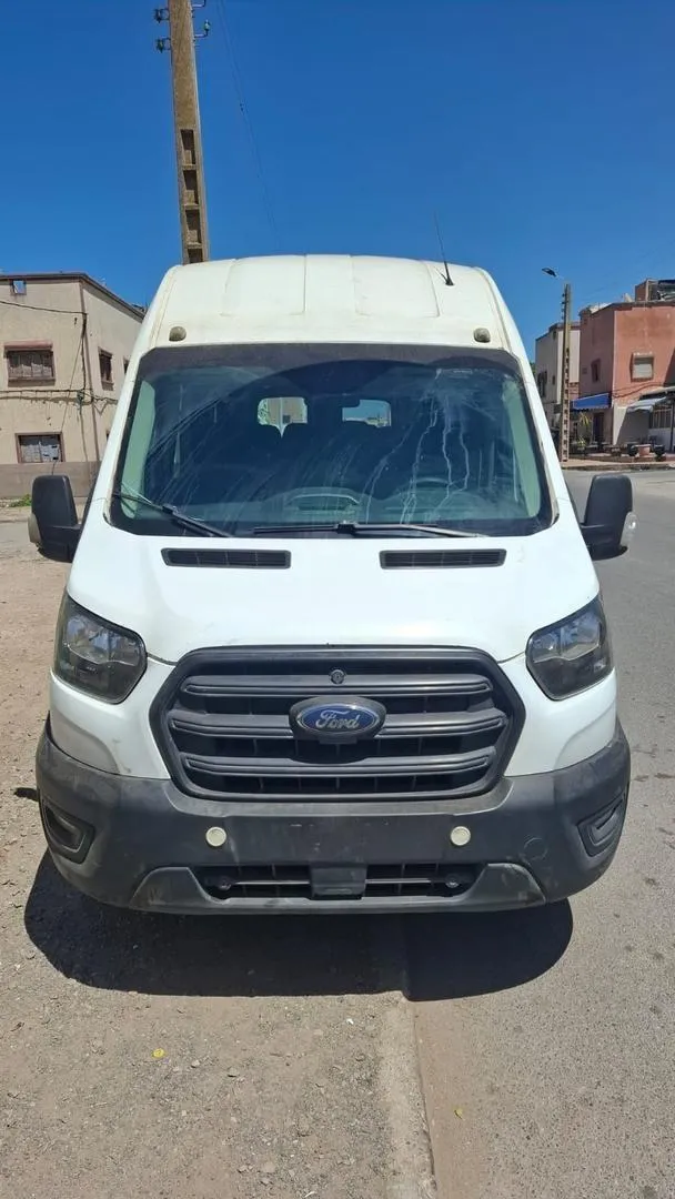Minibus Ford, modèle 2020