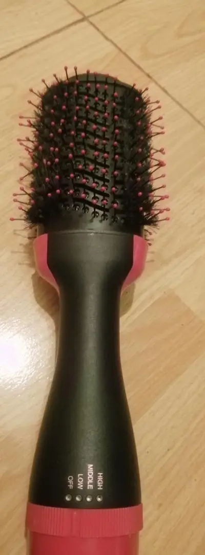 Cheveux bouclés