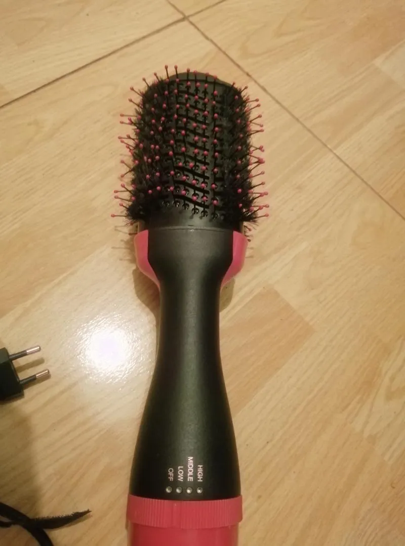 Cheveux bouclés