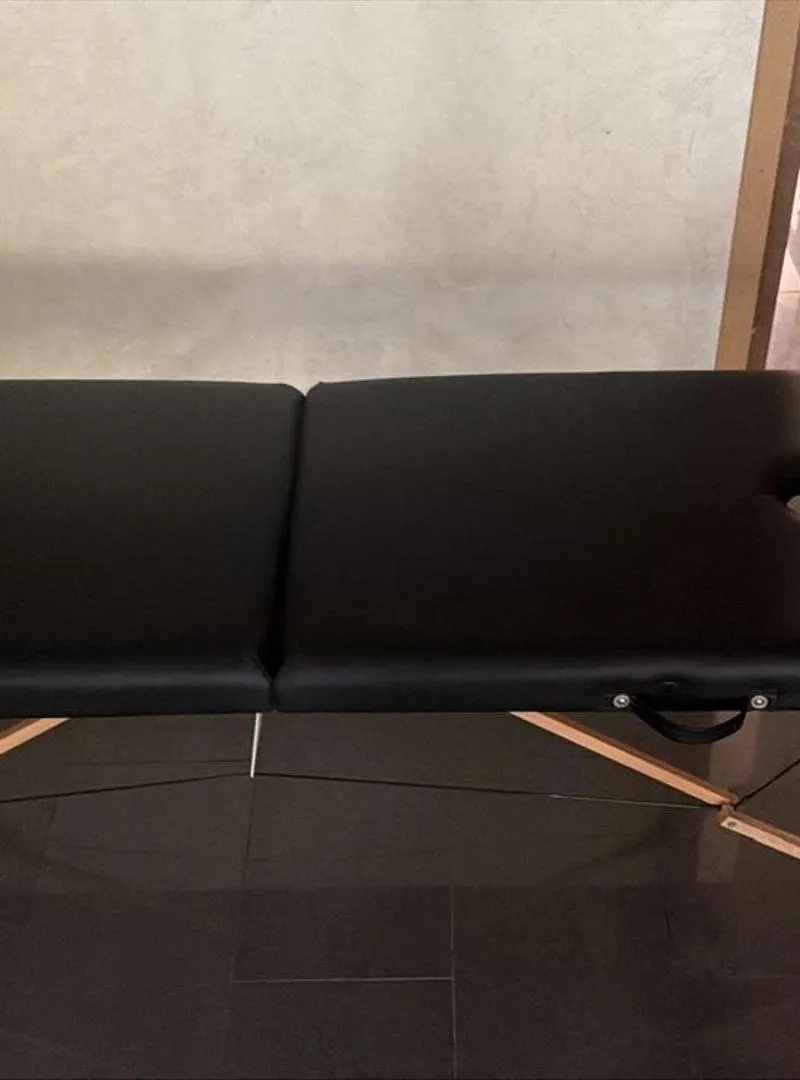TABLE DE MASSAGE NEUF 